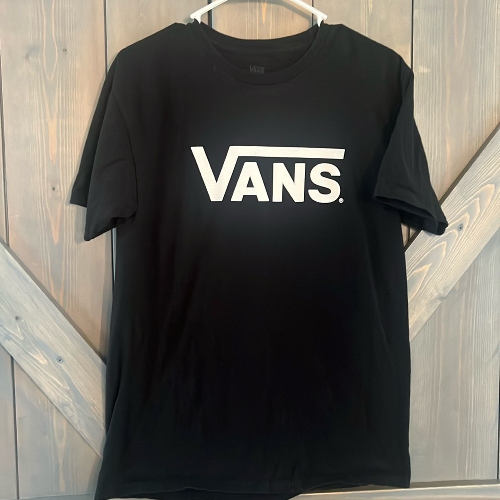 Men’s Medium Vans short sleeved t shirt